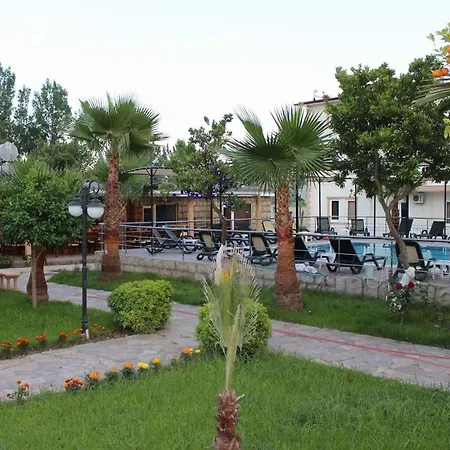 Otel Castle Park 4*